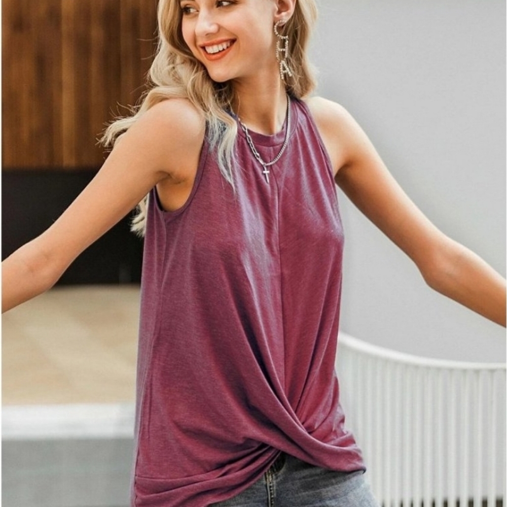 Sleeveless twisted top